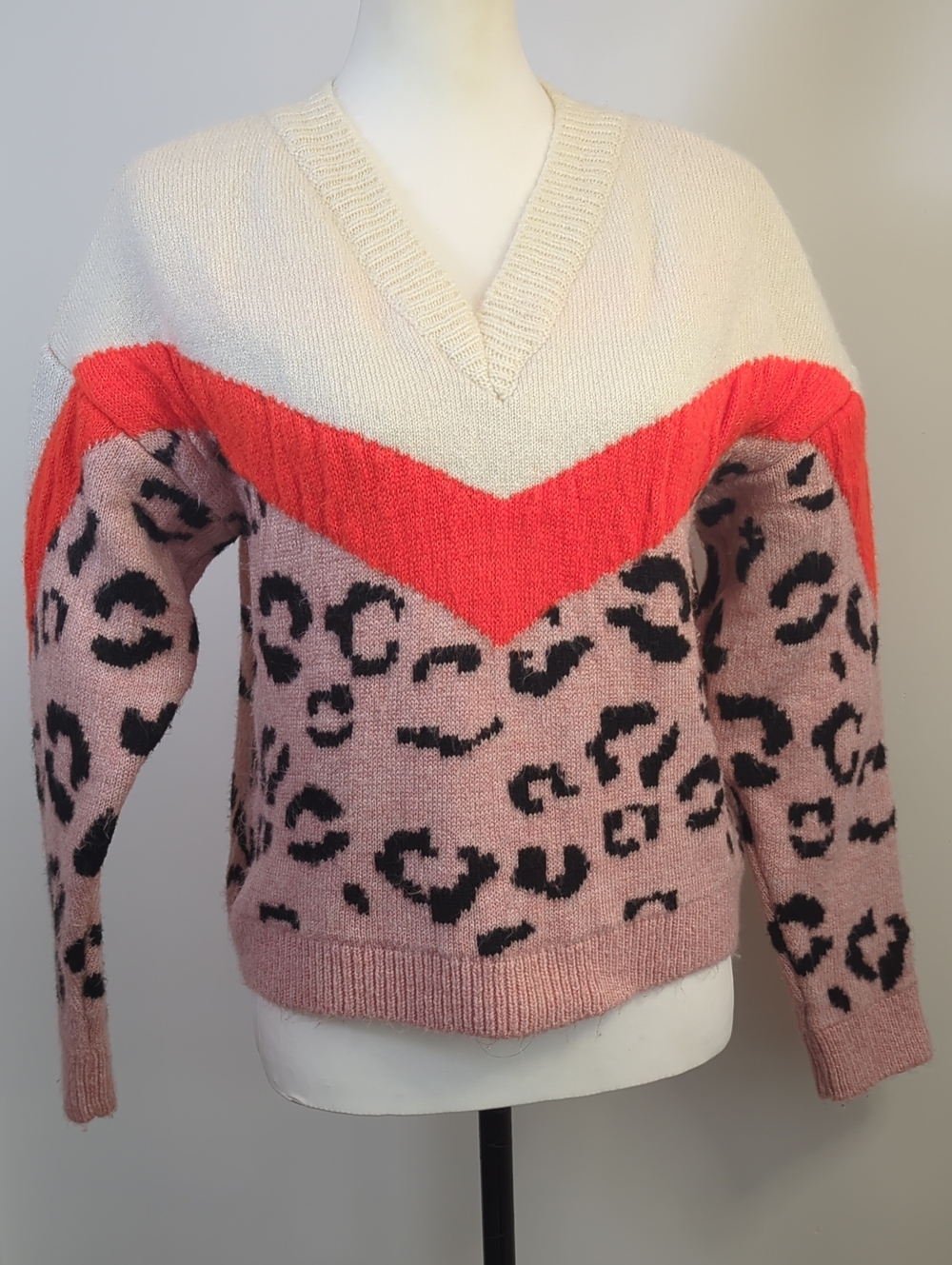Francesca's Sybil Chevron Colorblock Leopard Print V-Neck Sweater SMALL